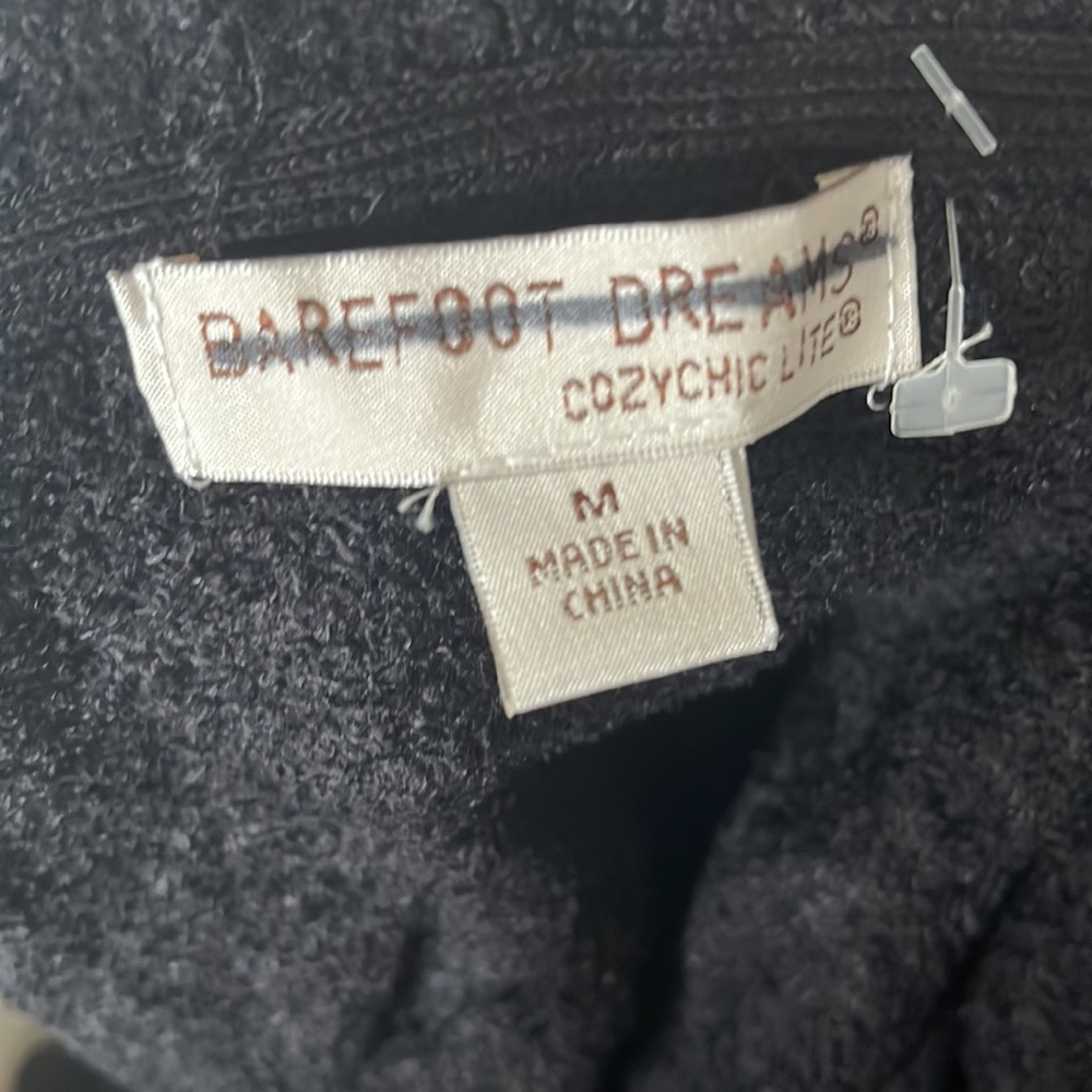 Barefoot Dreams Black Circle Cardi, NWOT - Picture 6 of 6